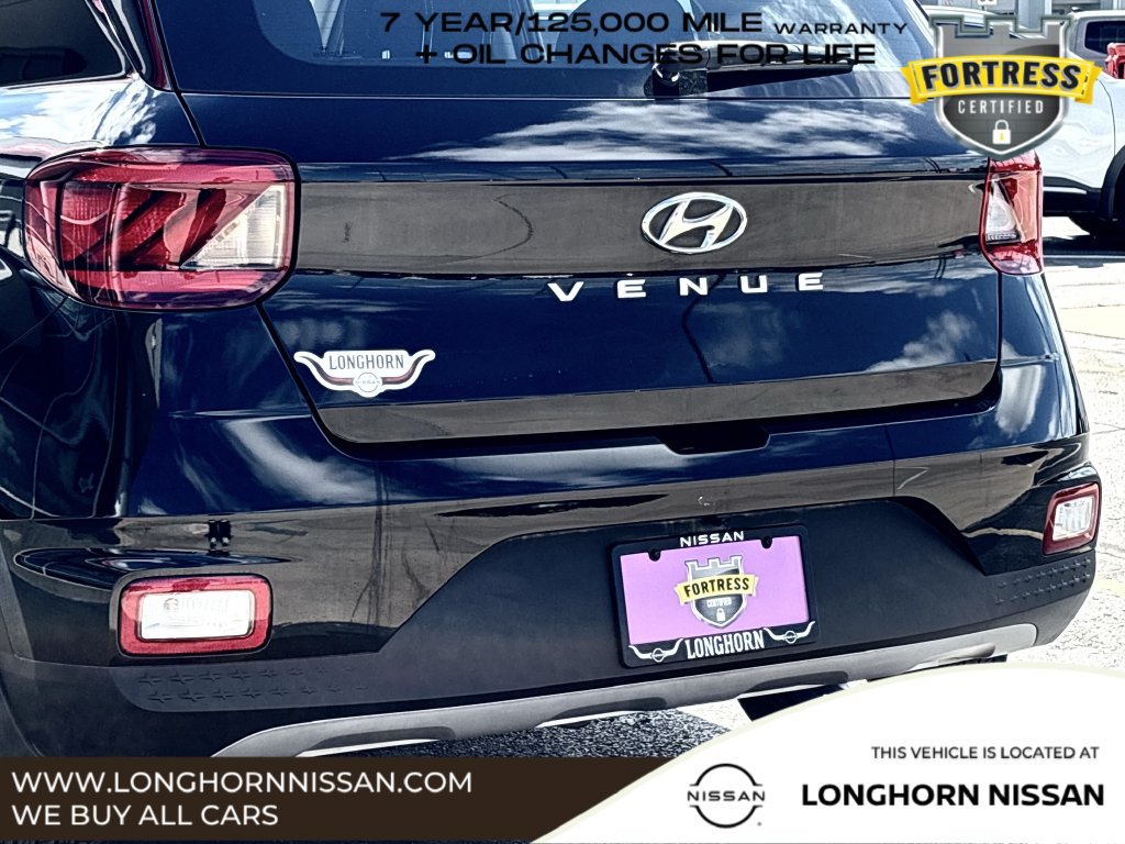 Used 2023 Hyundai Venue SEL FWD image 5