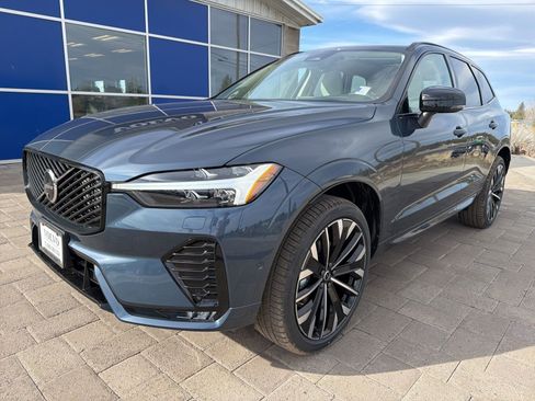 New 2026 Volvo XC60 B5 Ultra w/ Climate Package image 4