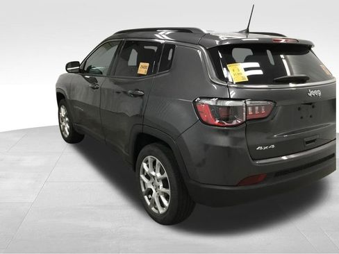 Used 2022 Jeep Compass Latitude AWD/4WD image 33