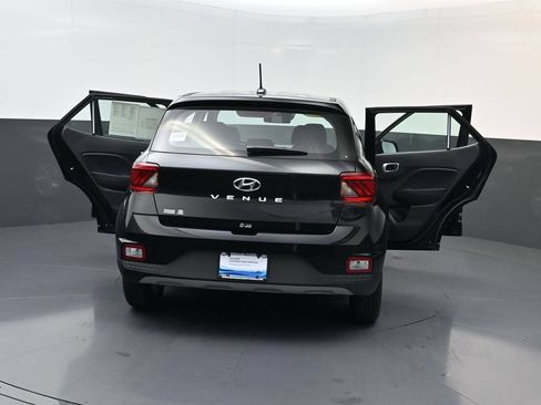 Certified 2026 Hyundai Venue SE FWD image 29