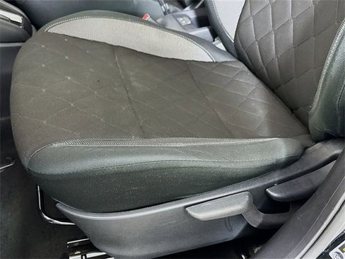 Used 2020 Nissan Kicks S image 15