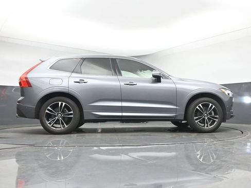 Used 2019 Volvo XC60 T5 Momentum w/ Multimedia Package AWD/4WD image 17