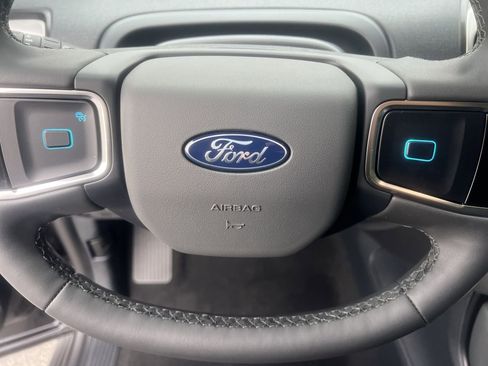 New 2026 Ford Expedition Active image 9