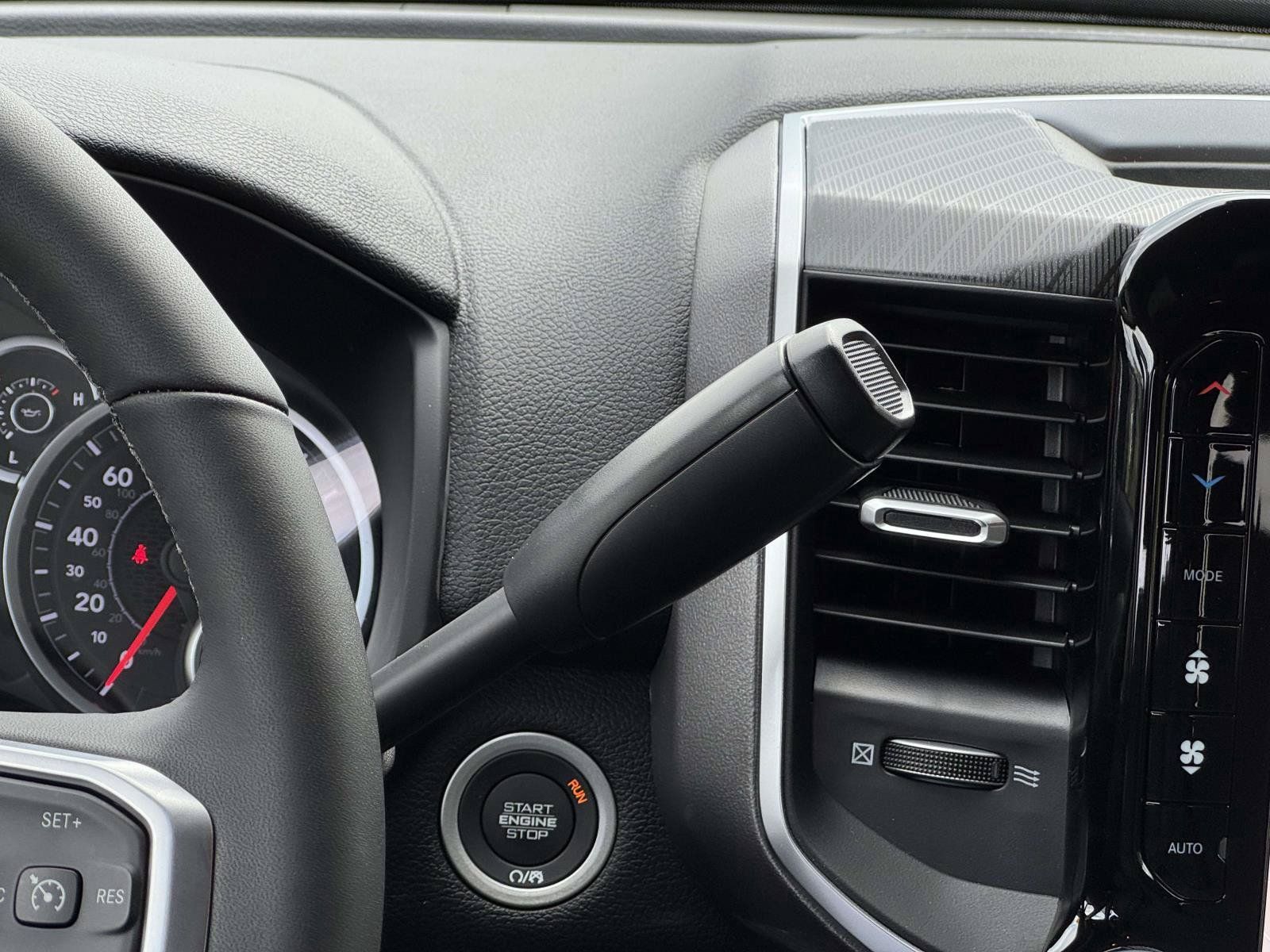 New 2025 RAM 2500 Big Horn AWD/4WD image 13