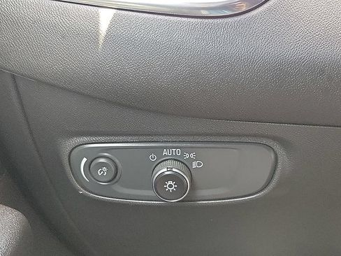 Used 2024 Chevrolet Equinox LT FWD image 13