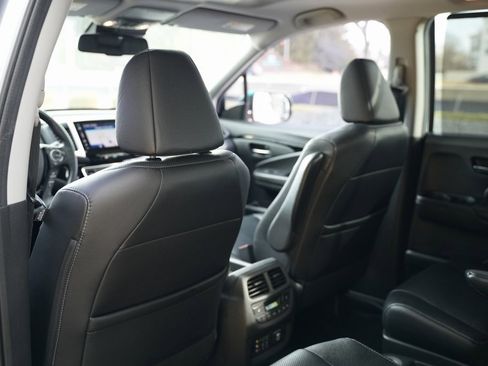 Used 2017 Honda Pilot Elite image 38