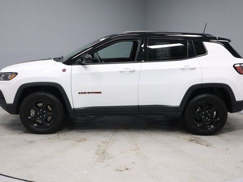Used 2023 Jeep Compass Trailhawk w/ Trailhawk Convenience Group image 8