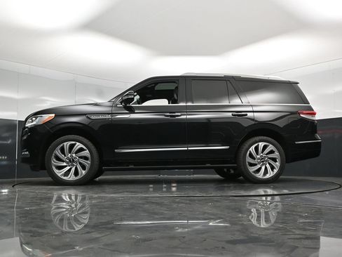 Used 2024 Lincoln Navigator Premiere AWD/4WD image 52