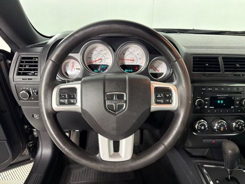 Used 2013 Dodge Challenger SXT RWD image 15