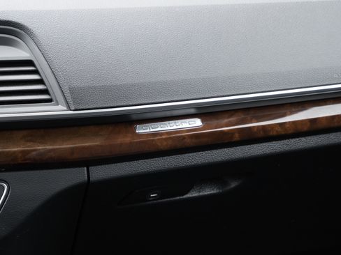 Used 2018 Audi Q5 2.0T Premium image 16