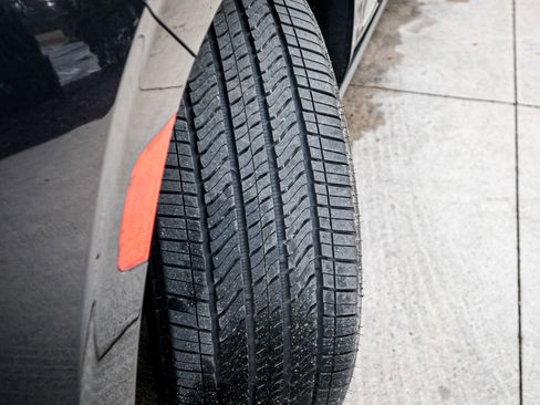 Used 2023 Cadillac Escalade ESV Sport w/ Touring Package image 12