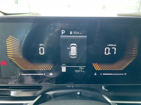 Used 2026 Kia Carnival FWD image 16