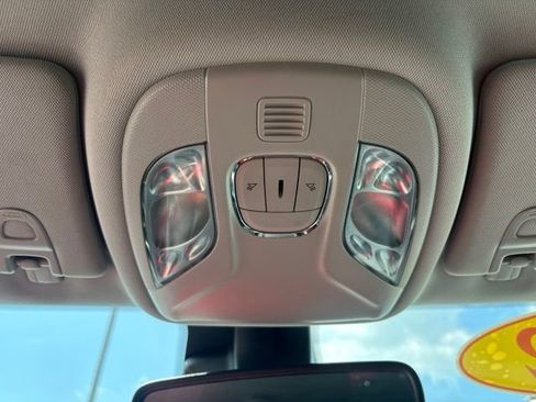 Used 2022 Jeep Compass Latitude FWD image 23