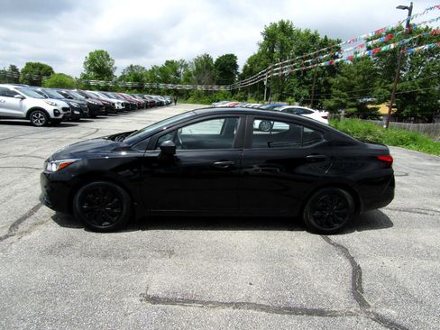 Used 2021 Nissan Versa S image 4