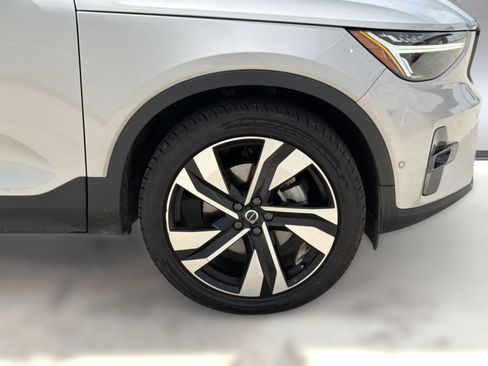 Certified 2023 Volvo XC40 B4 Plus w/ Protection Package Premier FWD image 11