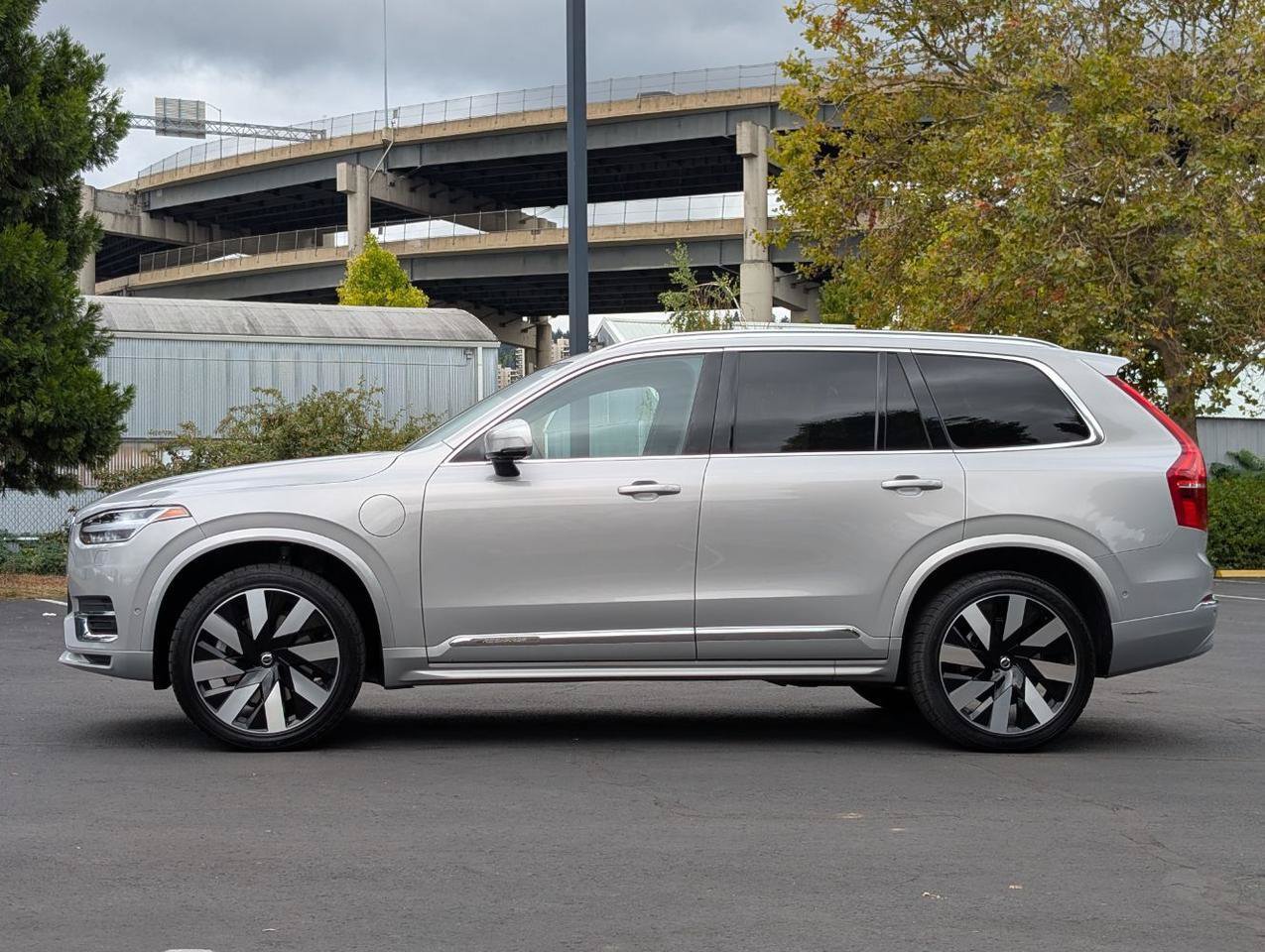 Used 2023 Volvo XC90 T8 Plus w/ Protection Package Premier AWD/4WD image 4