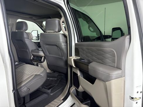 Certified 2026 Ford F350 Platinum w/ Platinum Plus Package image 34