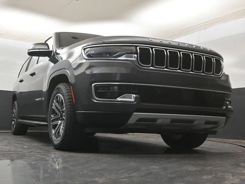 Used 2024 Jeep Wagoneer L Series II RWD image 10