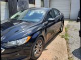 Used 2017 Ford Fusion SE image 2