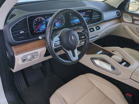 Used 2021 Mercedes-Benz GLS 450 4MATIC image 11