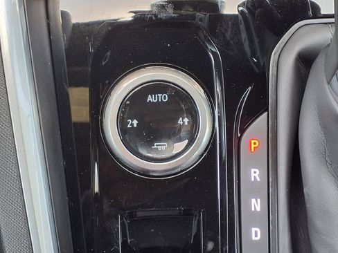 New 2025 Chevrolet Colorado LT w/ LT Convenience Package image 9