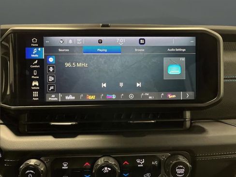 Used 2024 Jeep Wrangler Unlimited Rubicon 4xe image 16