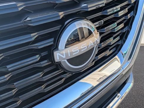 Used 2023 Nissan Rogue Platinum w/ Platinum Premium Package FWD image 5