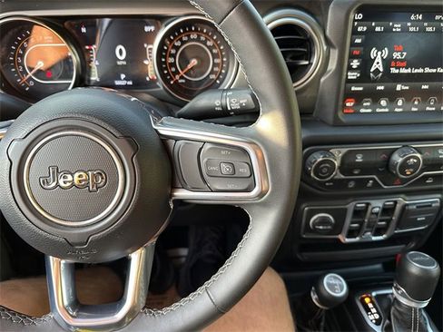 Used 2023 Jeep Gladiator Overland image 39