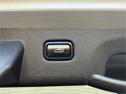Used 2023 Kia Sportage SX FWD image 31
