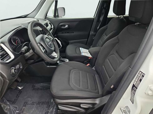 Used 2021 Jeep Renegade Latitude w/ Luxury Group I image 28