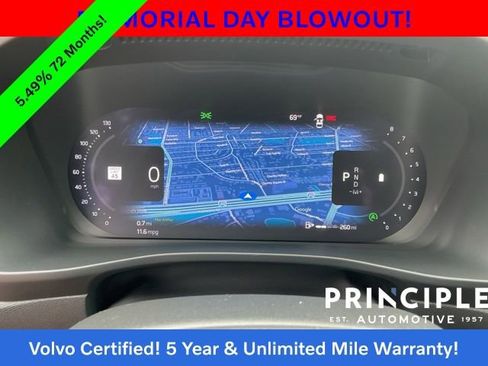 Certified 2025 Volvo XC40 B5 Core AWD/4WD image 18