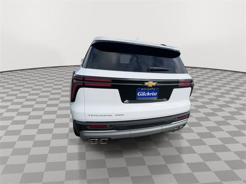 New 2026 Chevrolet Traverse LT image 7