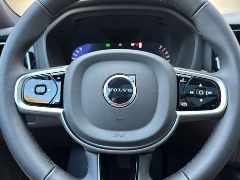 New 2026 Volvo XC60 B5 Plus w/ Protection Package Premier AWD/4WD image 21