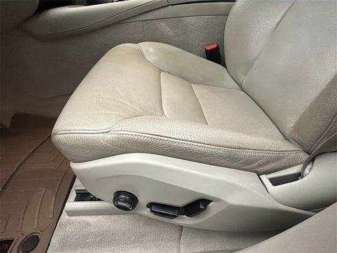 Used 2016 Volvo XC90 T6 Momentum w/ Momentum Plus Package image 10