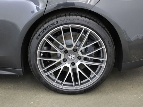 New 2025 Porsche Panamera 4 image 14
