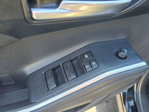 Used 2023 Toyota Highlander XLE image 18