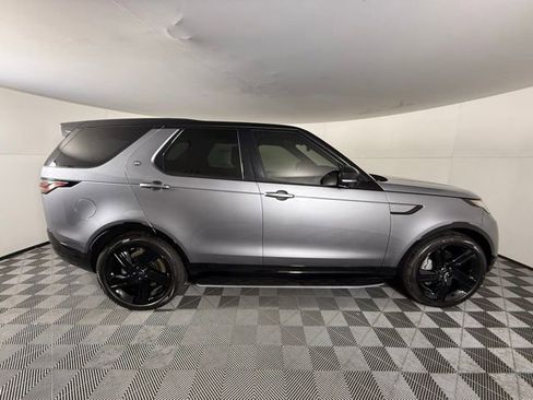 Certified 2025 Land Rover Discovery Dynamic SE image 8