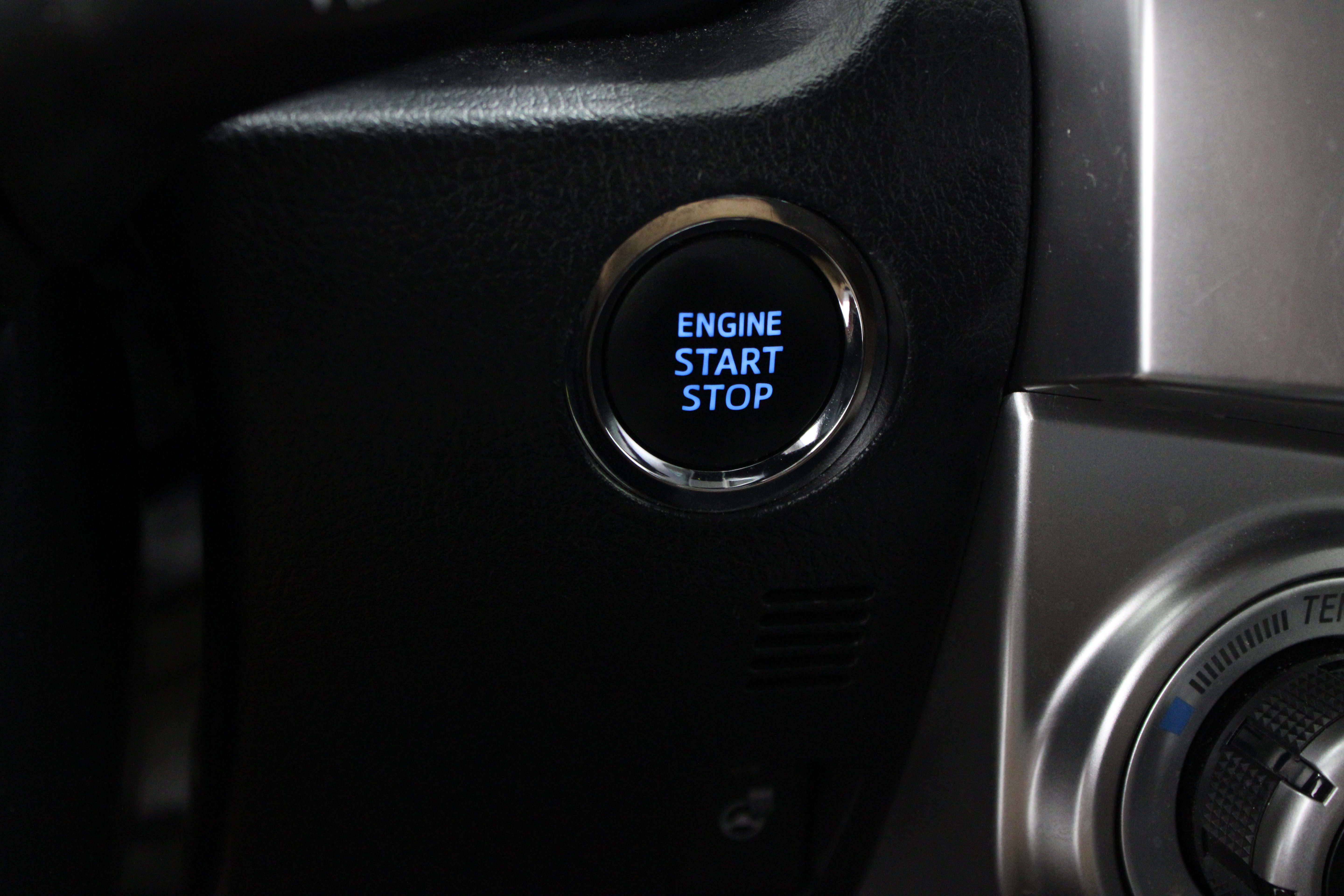 Used 2024 Toyota 4Runner Limited AWD/4WD image 18