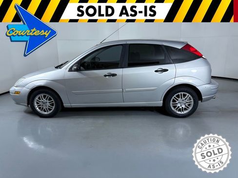 Used 2003 Ford Focus ZX5 Hatchback image 5