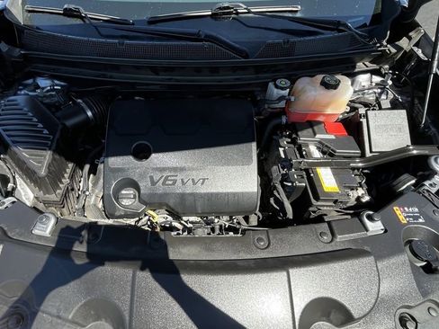 Certified 2021 Chevrolet Traverse LT FWD image 8