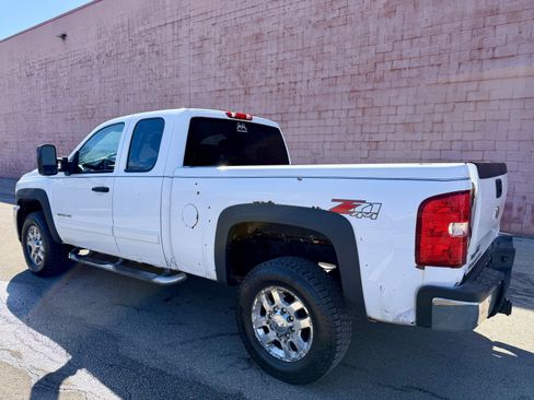Used 2012 Chevrolet Silverado 2500 LT w/ Interior Plus Package image 3