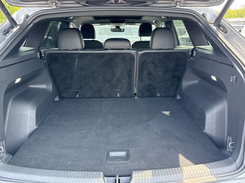 Used 2024 Volkswagen Atlas Cross Sport SE w/ Panoramic Sunroof Package image 20