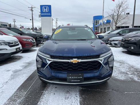 Used 2024 Chevrolet Trax LT w/ Driver Confidence Package image 8