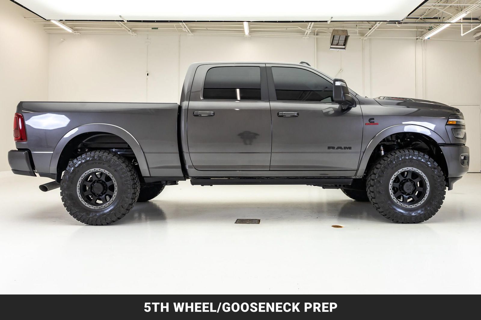 Used 2026 RAM 2500 Limited AWD/4WD image 10