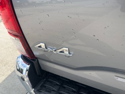 Used 2019 Toyota Tacoma SR5 image 19