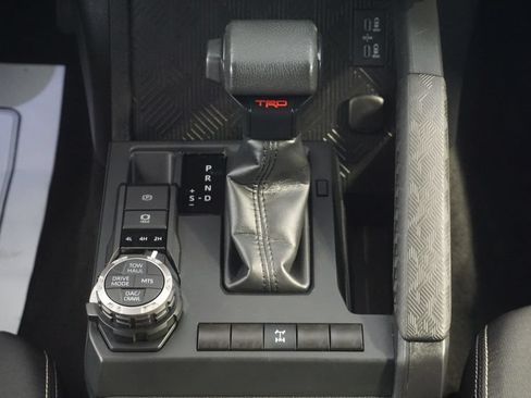 Certified 2024 Toyota Tacoma TRD Off-Road AWD/4WD image 29