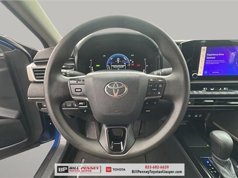 Used 2025 Toyota Camry LE image 16