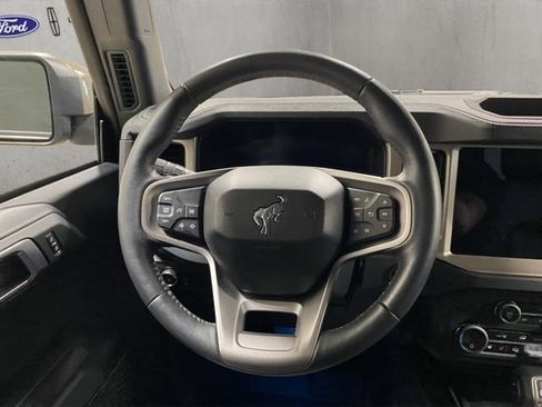 Certified 2025 Ford Bronco Outer Banks AWD/4WD image 14