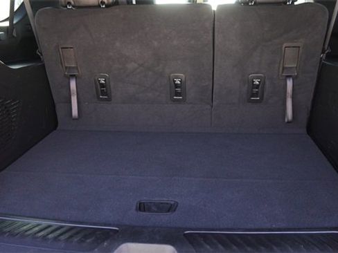 Used 2024 Chevrolet Suburban LT image 13