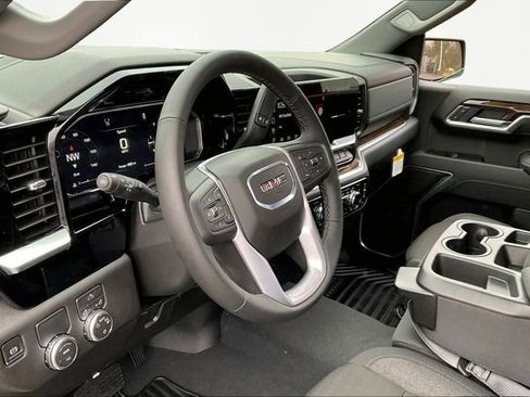 Used 2026 GMC Sierra 1500 SLE w/ Preferred Package image 12